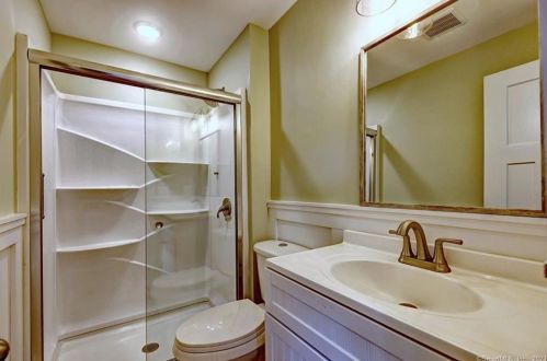 965 Broadway, Milford CT  06460-6308 exterior