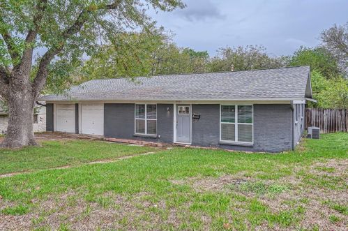 6614 Ashland Dr, Austin TX  78723-3903 exterior