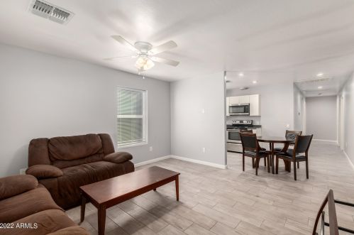 953 Cocopah St, Phoenix AZ  85007-4118 exterior