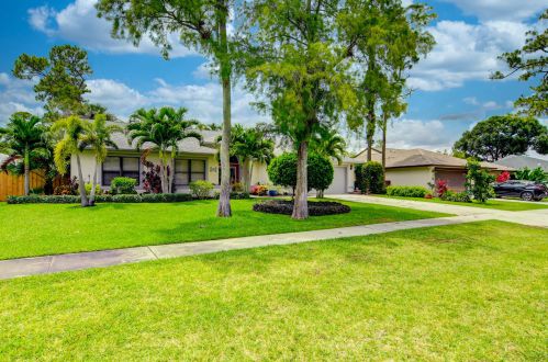 693 Blueberry Dr, West Palm Beach, FL 33414-8226