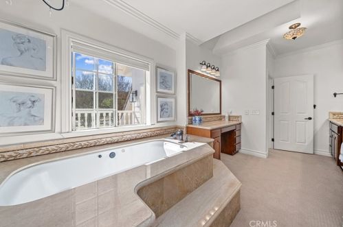 41664 Camino Del Vino, Temecula CA  92592-8439 exterior