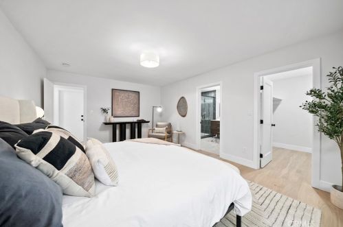 5253 Countryside Dr, San Diego CA  92115-2136 exterior