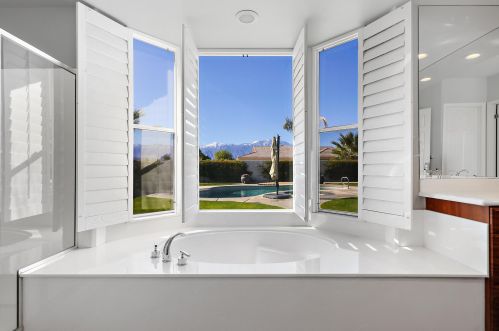 5 Curie Ct, Rancho Mirage CA  92270-2713 exterior