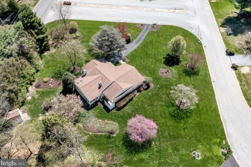 3803 Sharon Dr, Boothwyn, PA 19060-1512