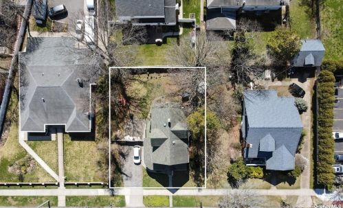 335 Wellwood Ave, North Lindenhurst NY  11757-3341 exterior