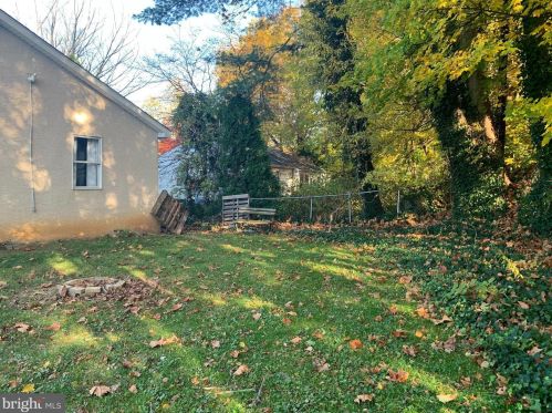 653 Gulph Rd, Norristown PA  19406-3704 exterior