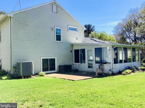 2162 Woodglen Rd, Primrose, PA 17901-1316