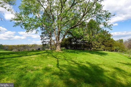 20209 St Louis Rd, Purcellville VA  20132-4905 exterior