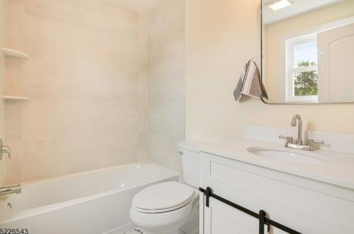 172 Franklin Rd, Parsippany NJ  07834-1537 exterior