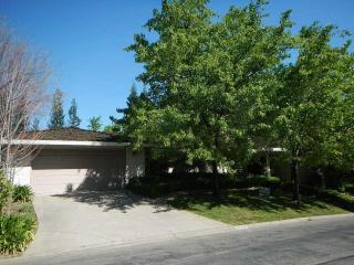 670 Lake Wilhaggin Dr, Sacramento, CA 95864-7227