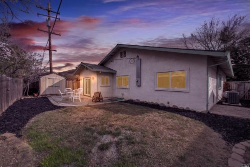 200 Juniper St, Vacaville CA 95688-2736 exterior