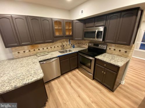 7225 Jillspring Ct, Springfield, VA 22152-3608