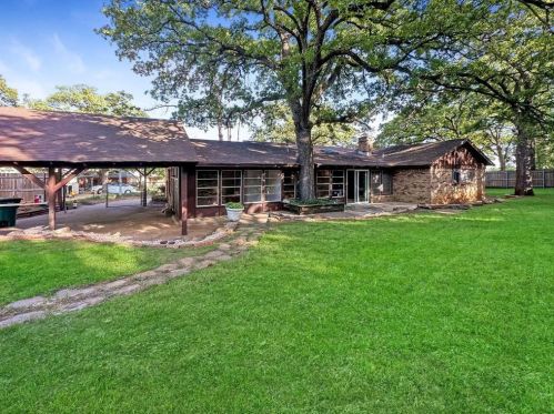 1904 Mccleskey Ct, Fort Worth, TX 76112-4220