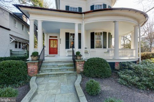 3562 Macomb St, Washington, DC 20016-3162
