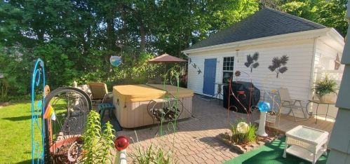 112 Alabama Ave, Providence, RI 02905-5207