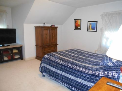 79 Wildwood Gln, Springfield MA 01106-3318 exterior