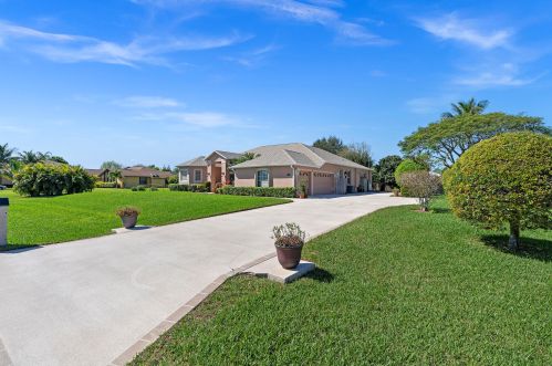 2044 Morningside Blvd, Fort Pierce FL 34952-8821 exterior