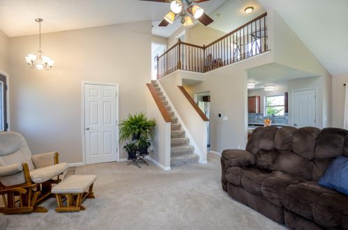 1064 Keny Blvd, London, OH 43140-8417