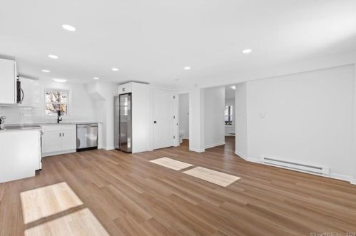 22 Fountain St, Norwich CT  06360-5008 exterior