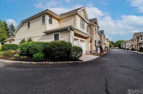 13 Ayers Ct, Metuchen NJ  08840-1172 exterior