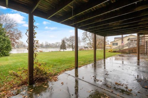 2375 Chickasaw Dr, London OH  43140-9014 exterior