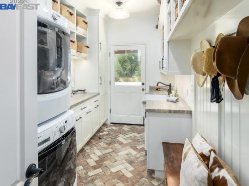 1080 Victorine Rd, Livermore CA  94551-6635 exterior