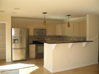 1964 Crescent Park Dr, Herndon VA  20190-3288 exterior