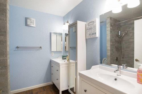 9317 Hoyleton Way, Elk Grove CA  95758-6522 exterior