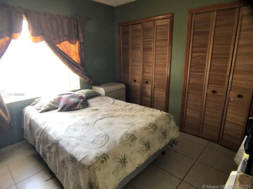 14337 100 Ln, Miami FL  33186-6962 exterior