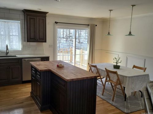 595 Mountain Rd, Port Jervis NY  12771-3165 exterior