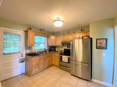 165 Juniper Ridge Dr, Waterbury CT  06708-1934 exterior