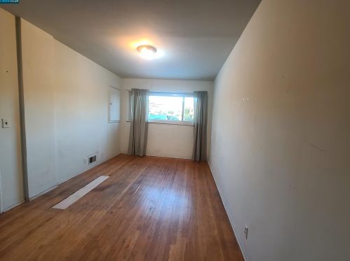 6178 Bernhard Ave, Richmond, CA 94805-1236