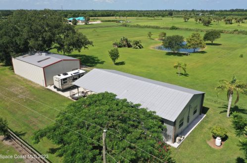6900 84th Ave, Vero Beach FL  32967-4000 exterior