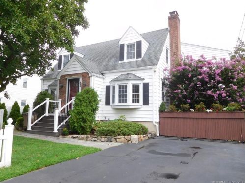 45 Dora St, Stamford CT  06902-9406 exterior