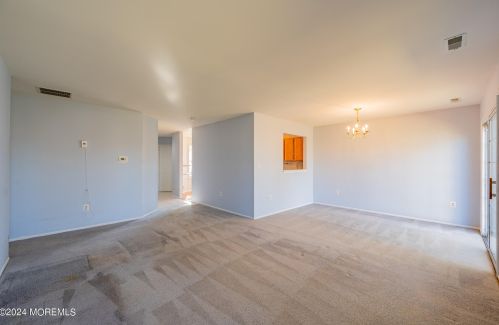 52 Perri Rd, East Freehold NJ  07728-4140 exterior