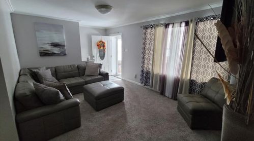 47 Garden Rd, Pittsburgh, PA 15227-2456