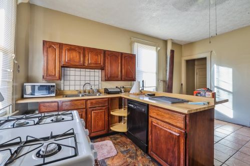 1827 Cordova Ave, Cincinnati OH 45239-4704 exterior