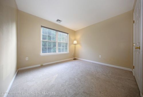 39 Shore Dr, Monmouth Hills NJ  07732-1027 exterior