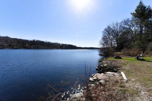 23 Coleman Ln, East Hampton, CT 06447-1334