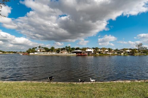 1239 122nd Ter, Hollywood FL  33026-3819 exterior