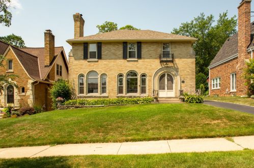 139 86, Milwaukee WI 53214-4356 exterior