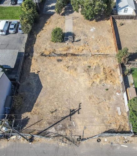 2950 Sierra St, Riverbank CA  95367-2230 exterior