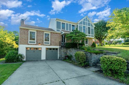 250 Farmington Dr, Covington, KY 41017-3185