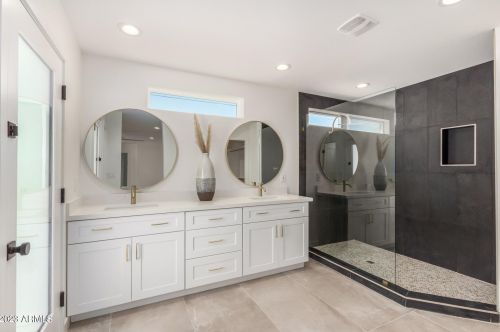 231 El Camino Dr, Phoenix AZ  85020-3515 exterior