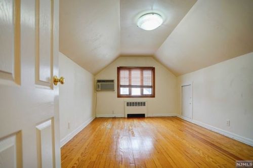 479 Berkshire Rd, Ridgewood NJ  07450-5533 exterior