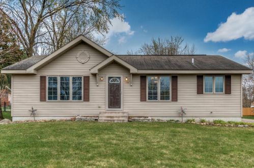 1384 Lokhorst St, Hammond, WI 54002-9333