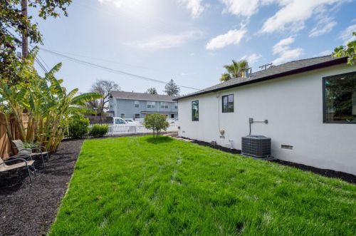 2685 Halsey Ave, Redwood City CA  94063-3456 exterior