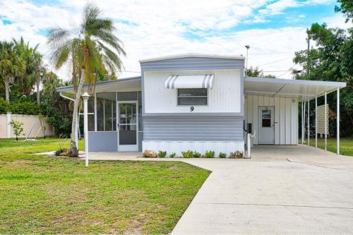9 Sonderhen Cir, Naples, FL 34114-8231