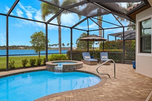 10070 Biscayne Bay Ln, Naples FL 34120-3754 exterior