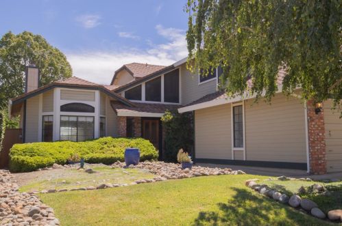 7461 Wynndel Way, Elk Grove CA  95758-1084 exterior